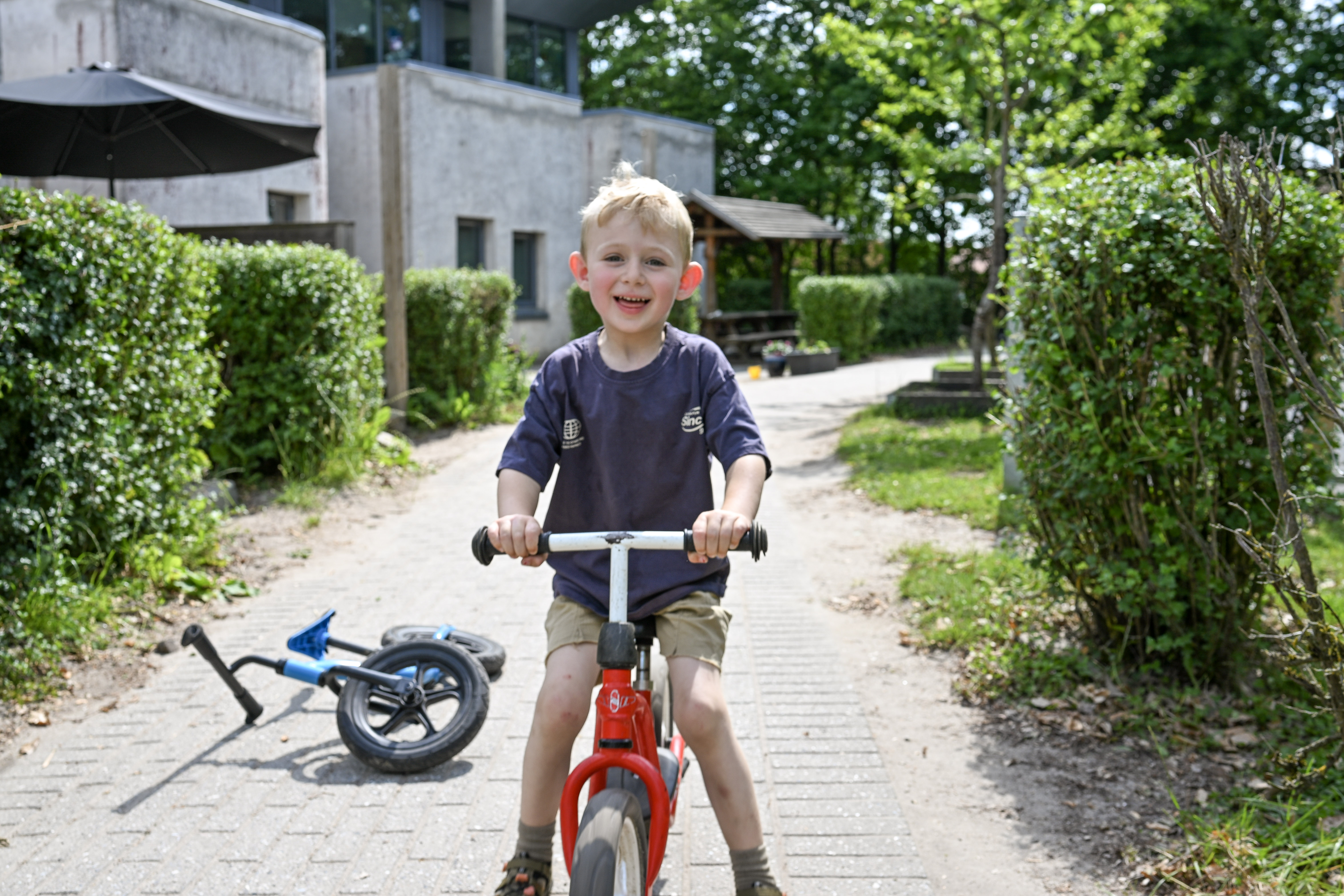 Dreng på cykel